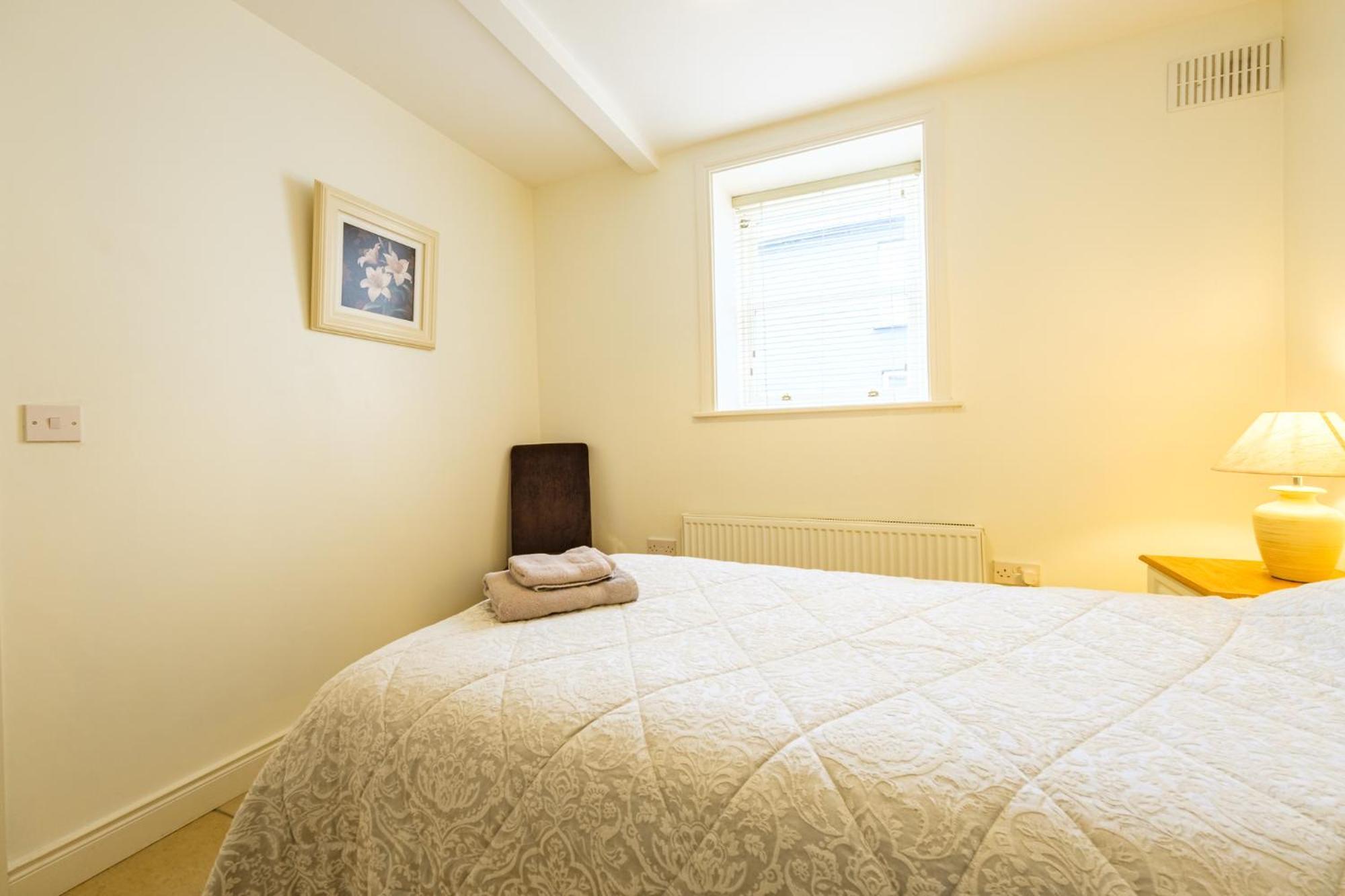 33A Steepleview Apartment Trim Bagian luar foto